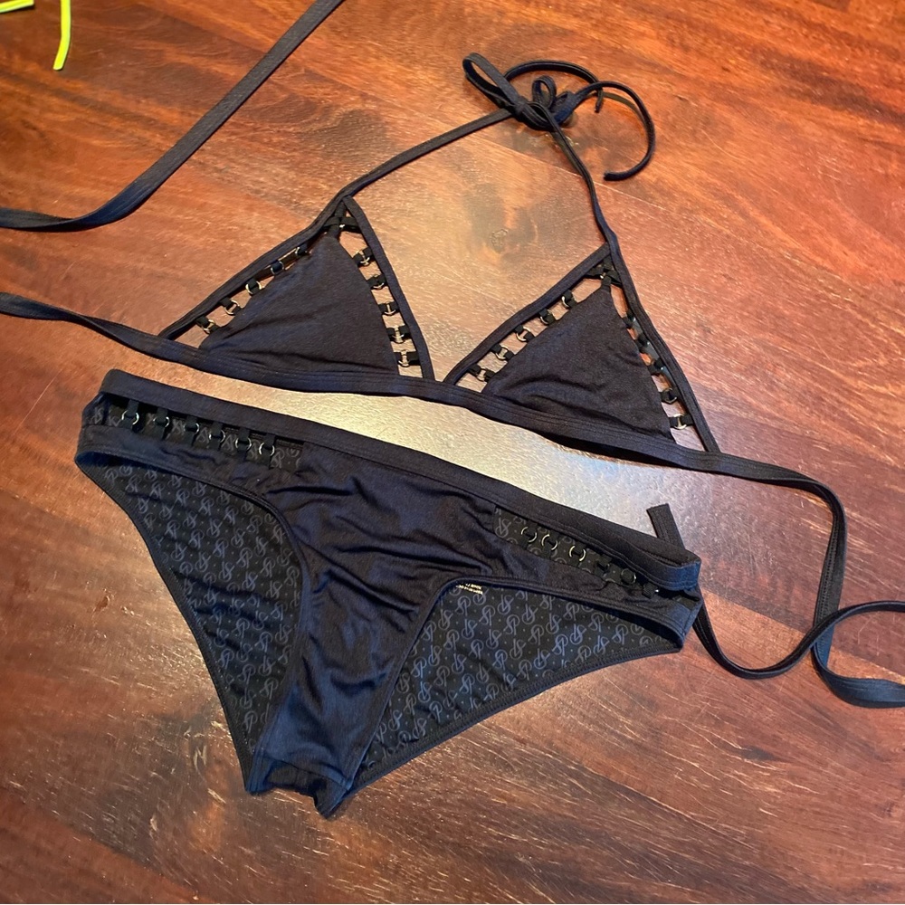 VS Bikini